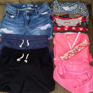 7 Clothes Items & Under Armour Headband Bundle